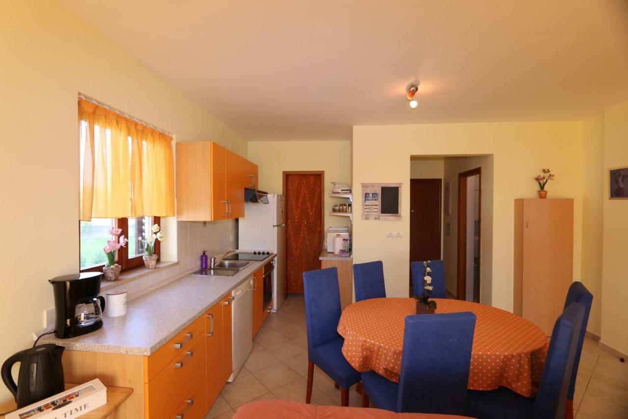 Apartment Dina Šilo 外观 照片